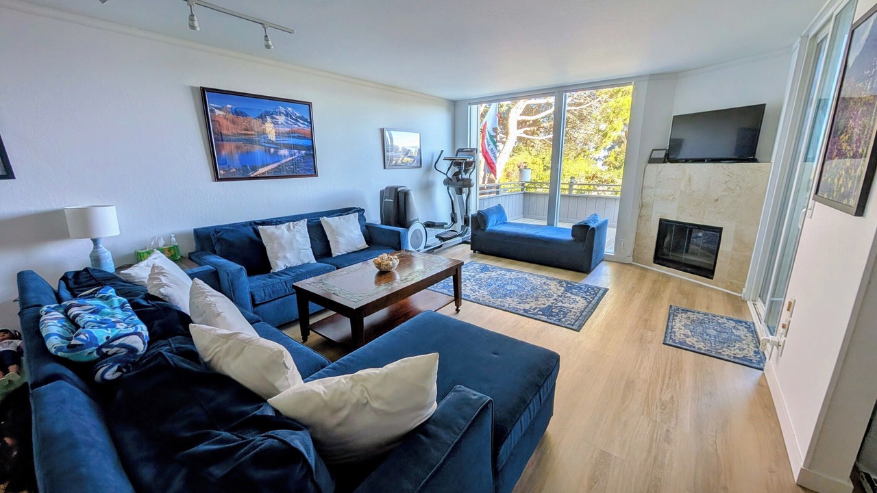 Photo of Livingroom in Marin City