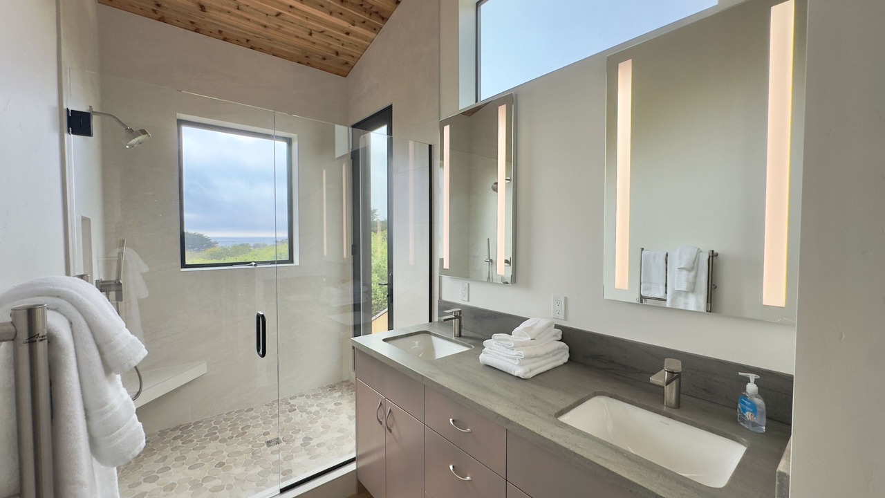 Photo of Bathroom in Sea Ranch