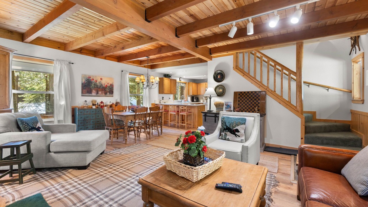 Photo of Livingroom in Tahoe Pines