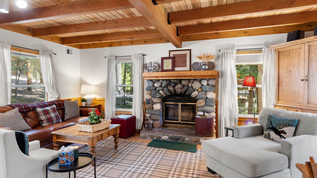 Photo of Livingroom in Tahoe Pines