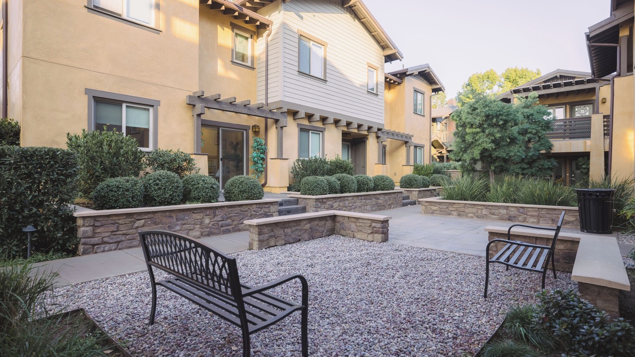 Photo of Patio Balcony in Lamanda Park