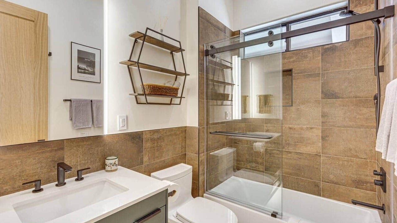 Photo of Bathroom in Araby Cove