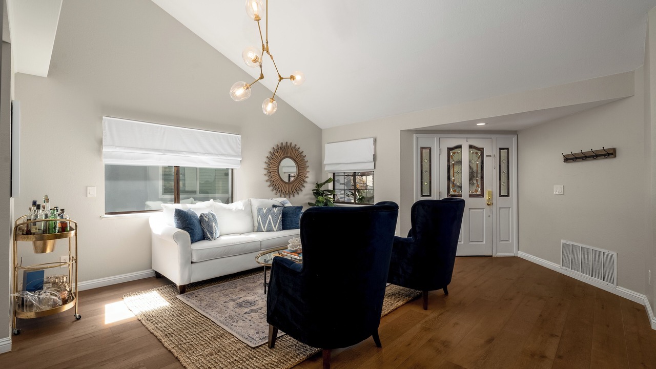 Photo of Livingroom in Canyon Lake