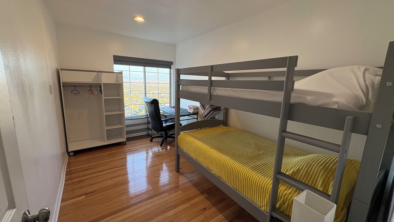 Photo of Bedroom in Crenshaw