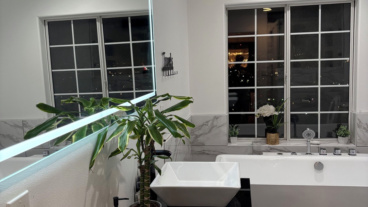 Photo of Bathroom in Crenshaw