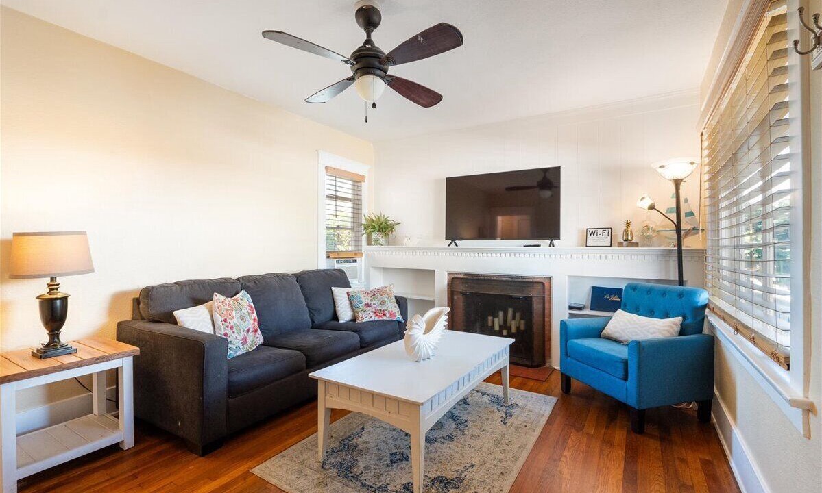 Photo of Livingroom in Village of La Jolla