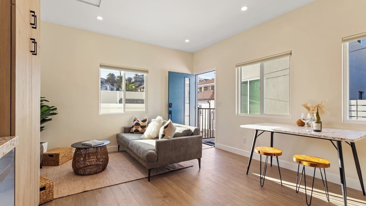 Photo of Livingroom in University Heights