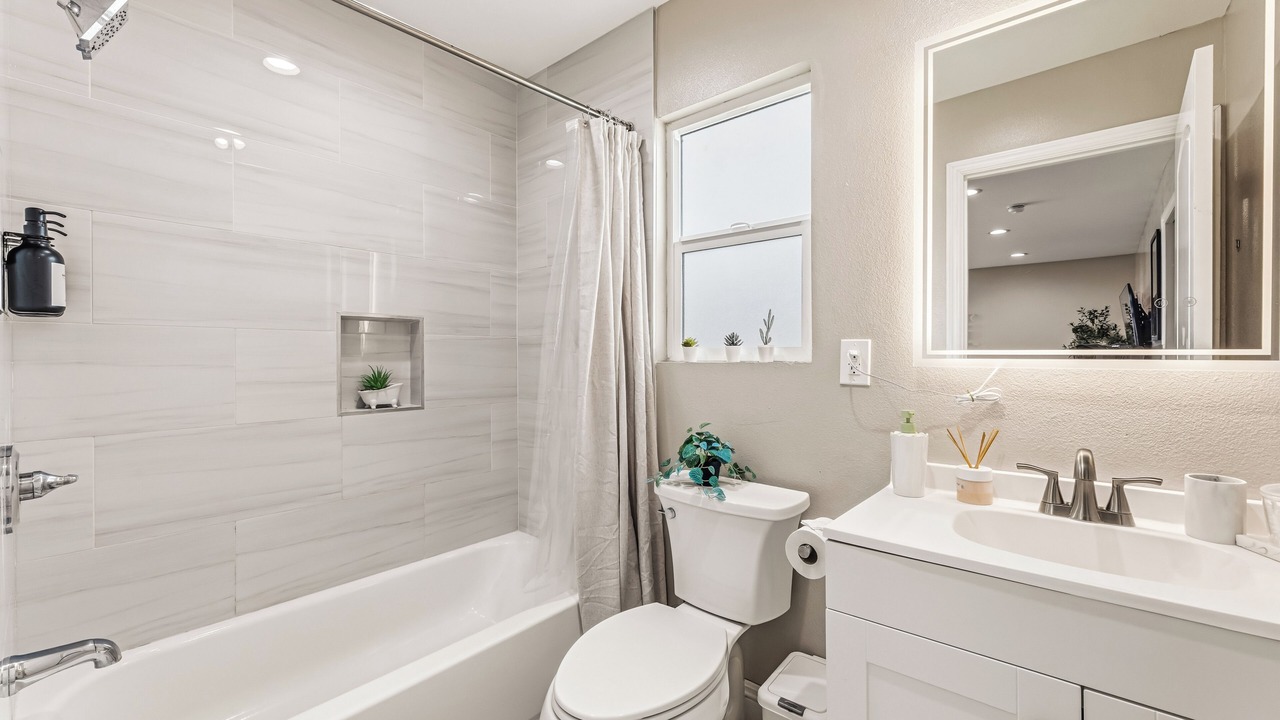 Photo of Bathroom in Midway City