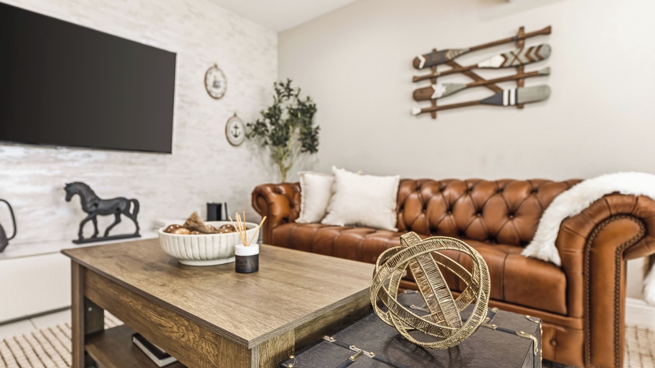 Photo of Livingroom in Midway City