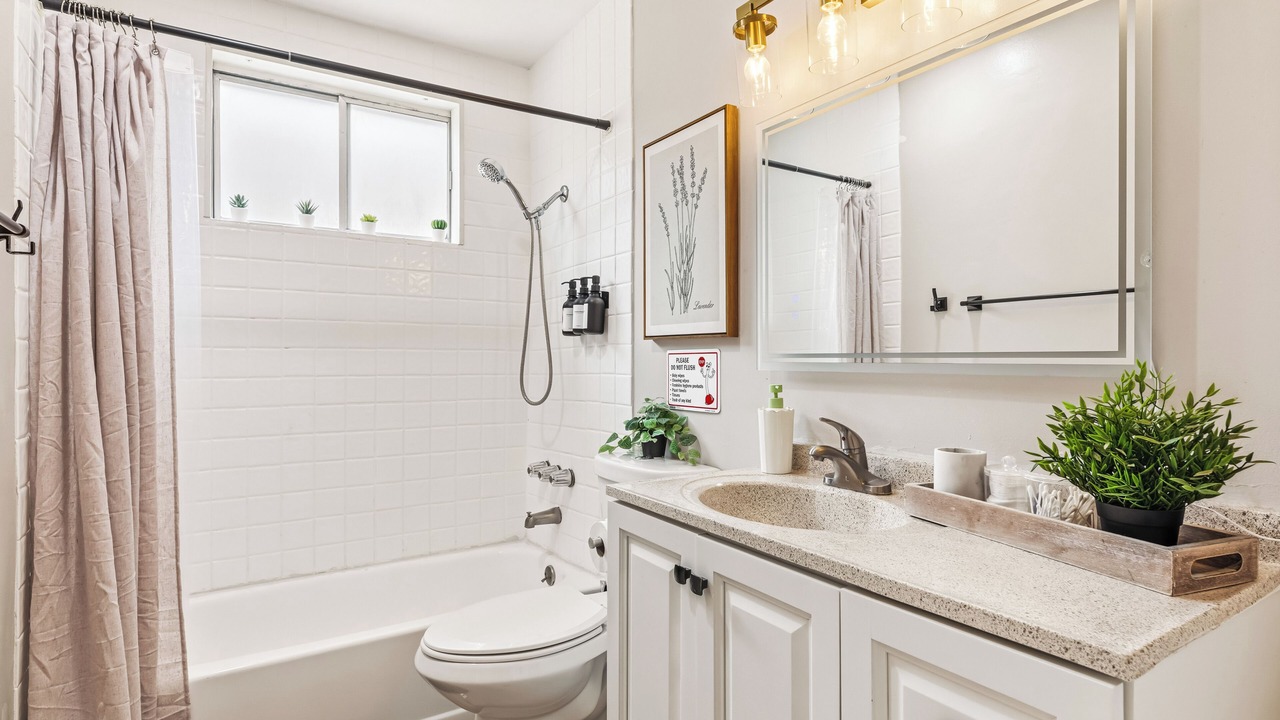 Photo of Bathroom in Midway City