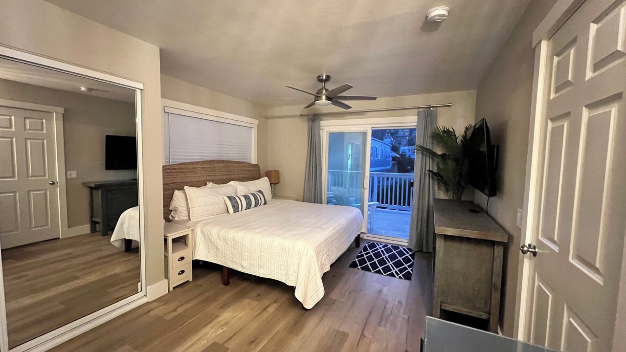 Photo of Bedroom in Avalon