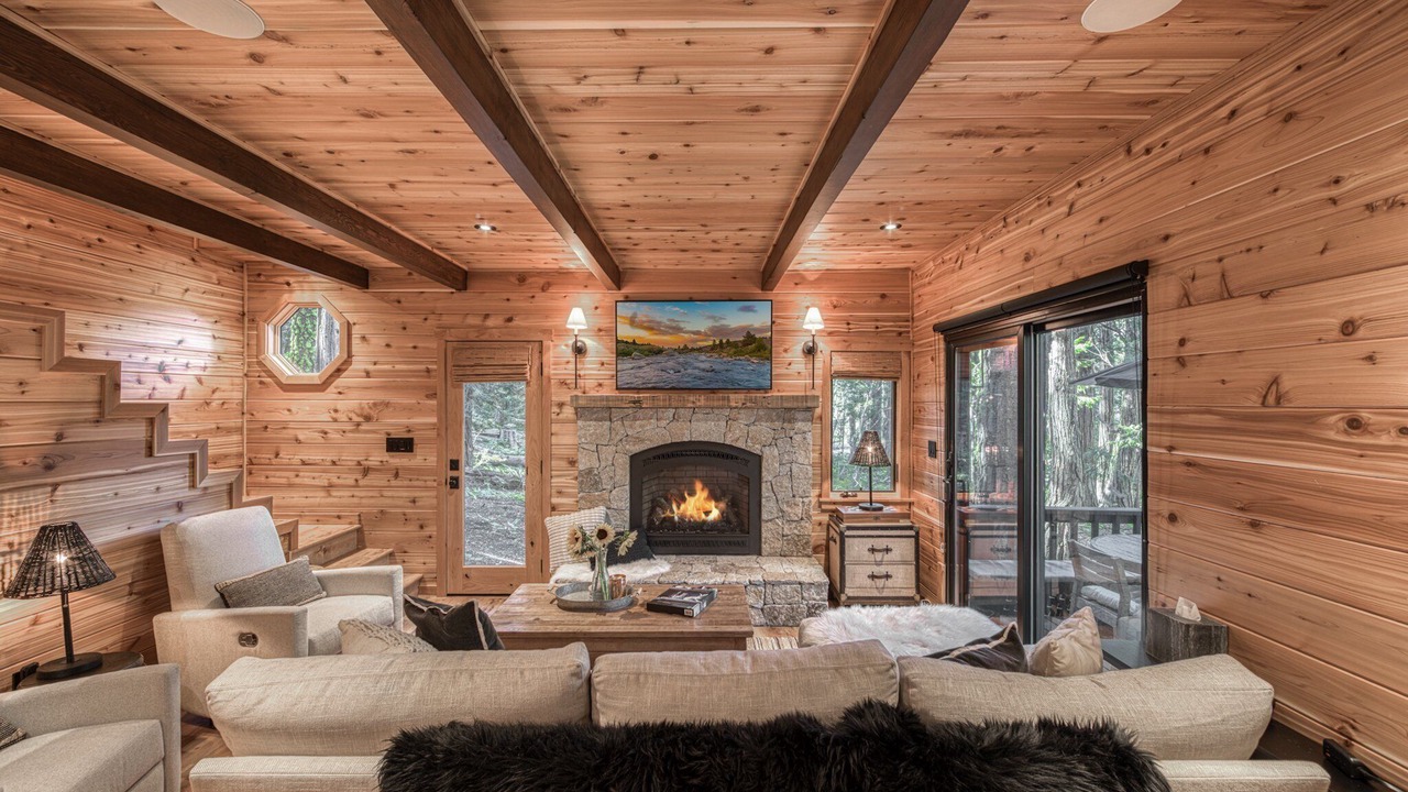 Photo of Livingroom in Tahoma