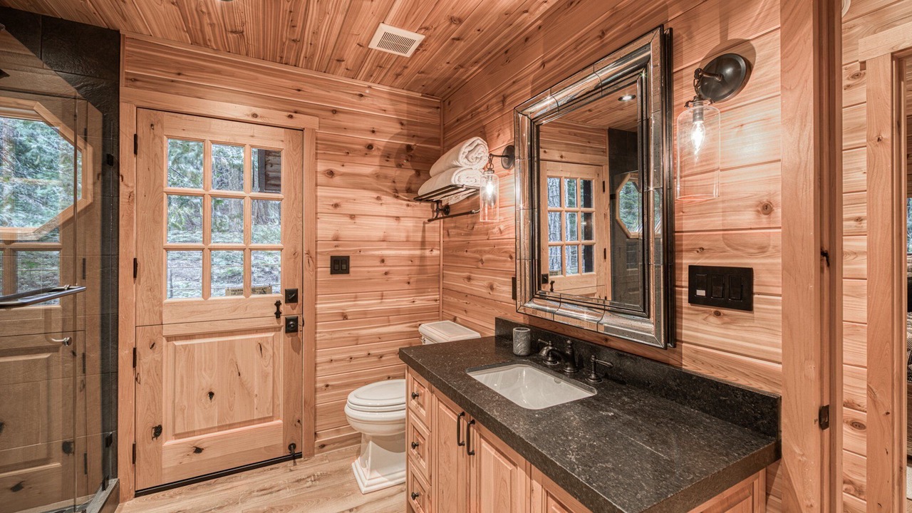 Photo of Bathroom in Tahoma