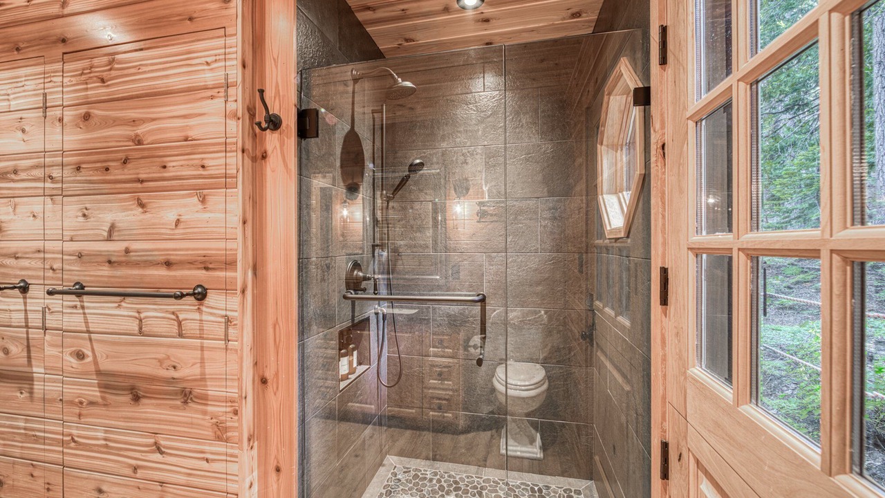 Photo of Bathroom in Tahoma