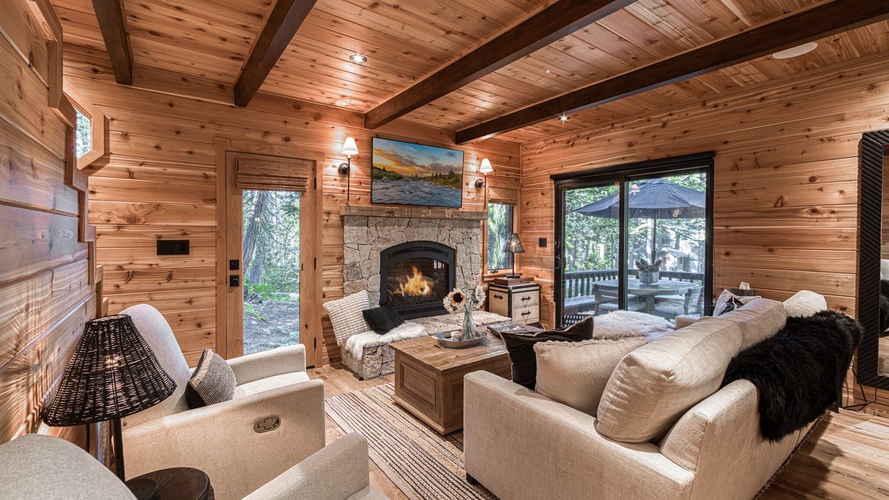 Photo of Livingroom in Tahoma