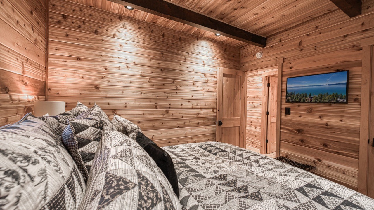 Photo of Bedroom in Tahoma