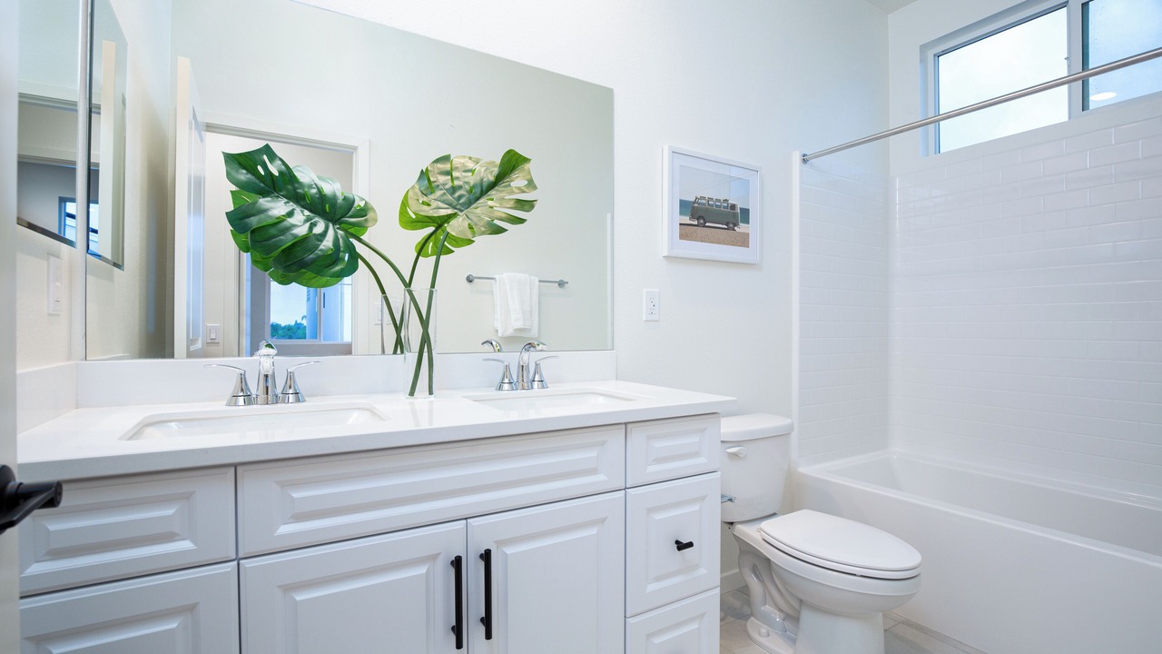 Photo of Bathroom in Midway City