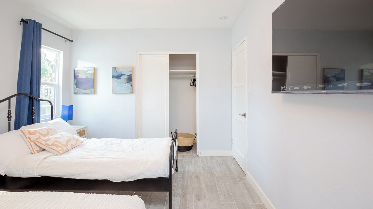Photo of Bedroom in Midway City
