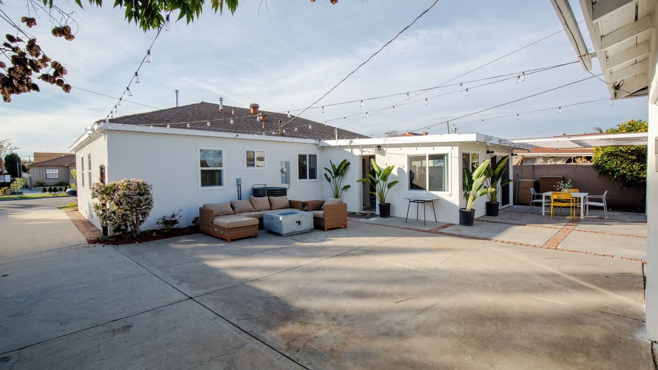 Photo of Patio Balcony in Midway City