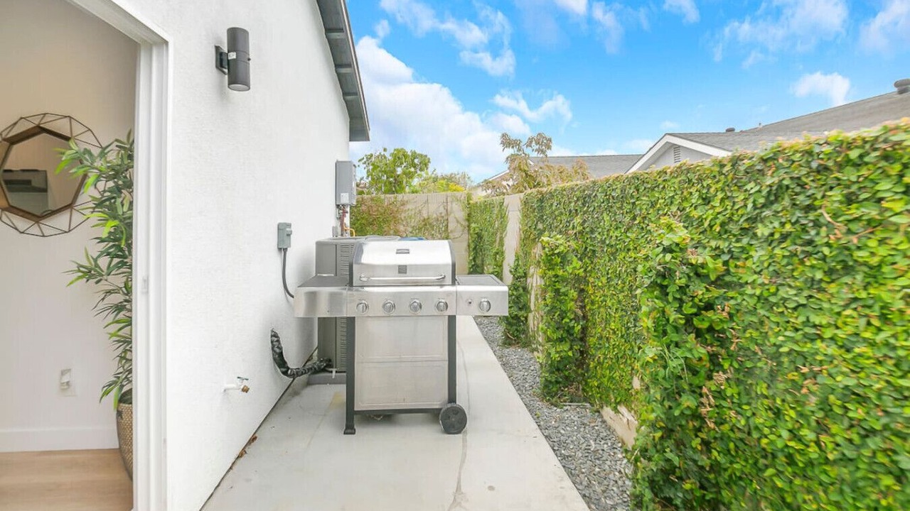 Photo of Patio Balcony in Midway City