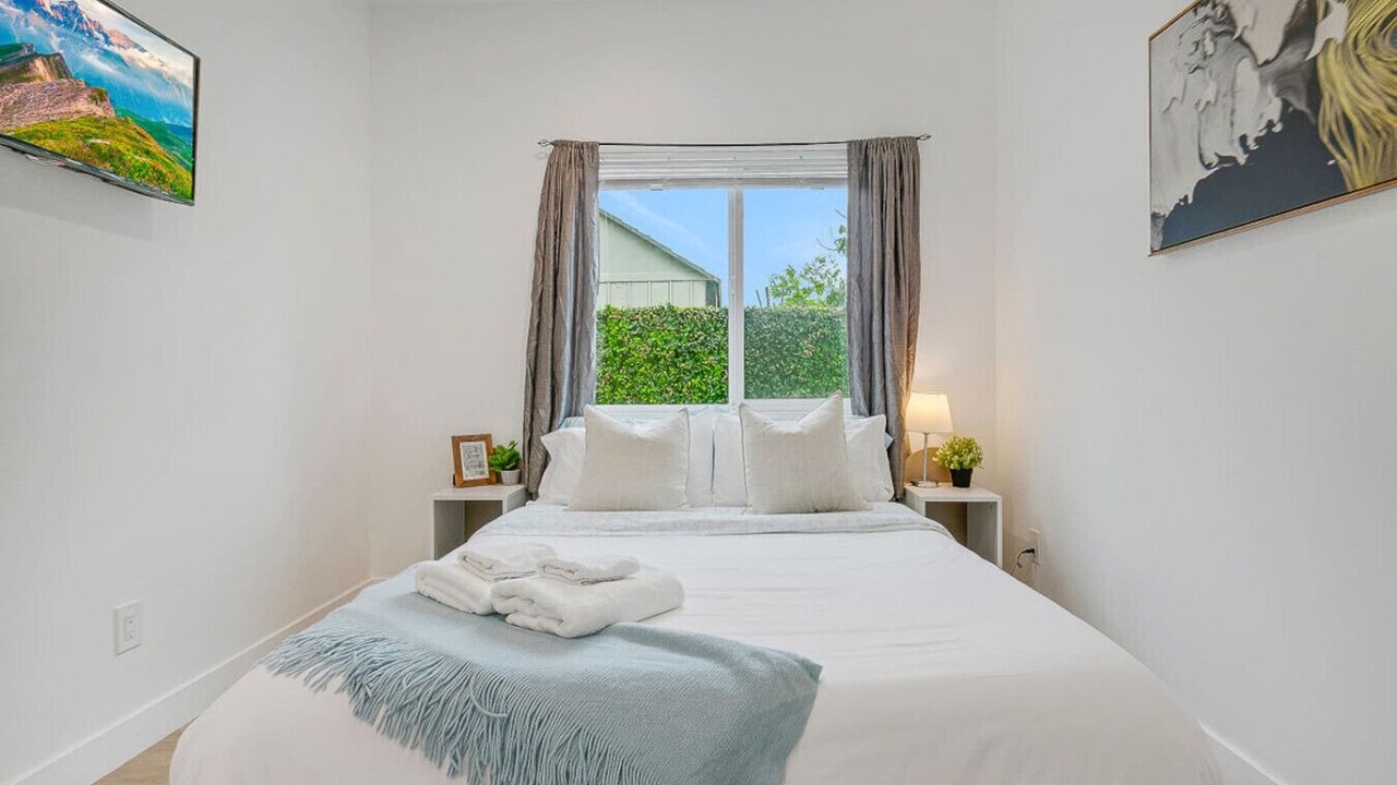 Photo of Bedroom in Midway City