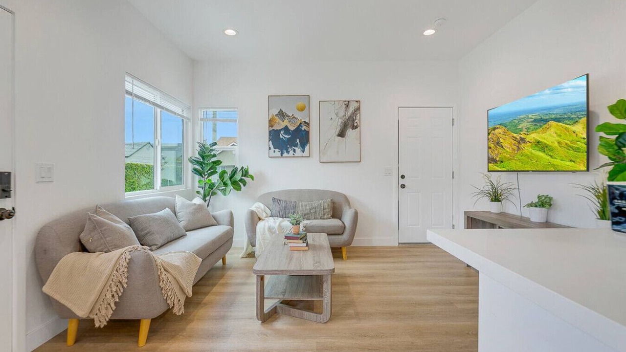 Photo of Livingroom in Midway City
