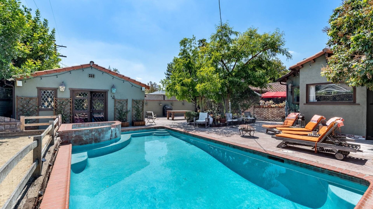 Photo of Outdoor in Valley Village