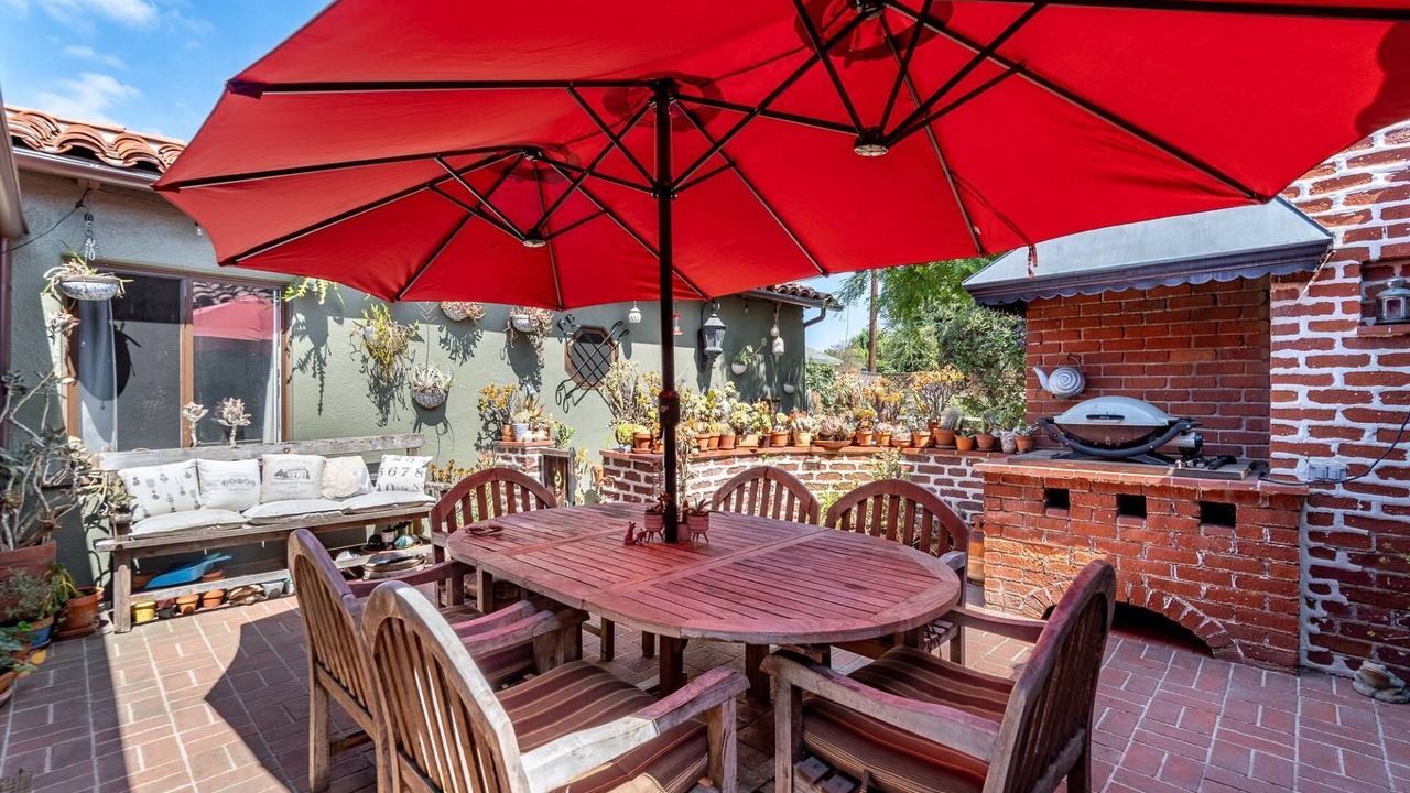 Photo of Outdoor in Valley Village