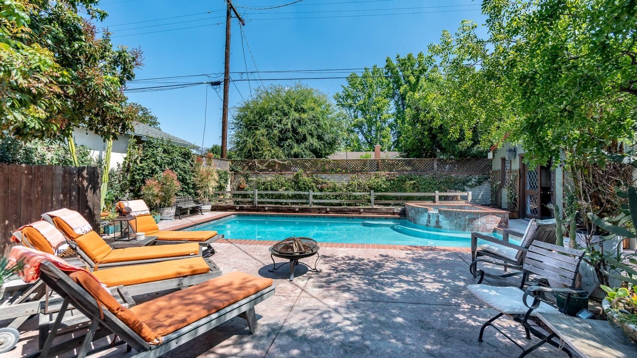 Photo of Outdoor in Valley Village