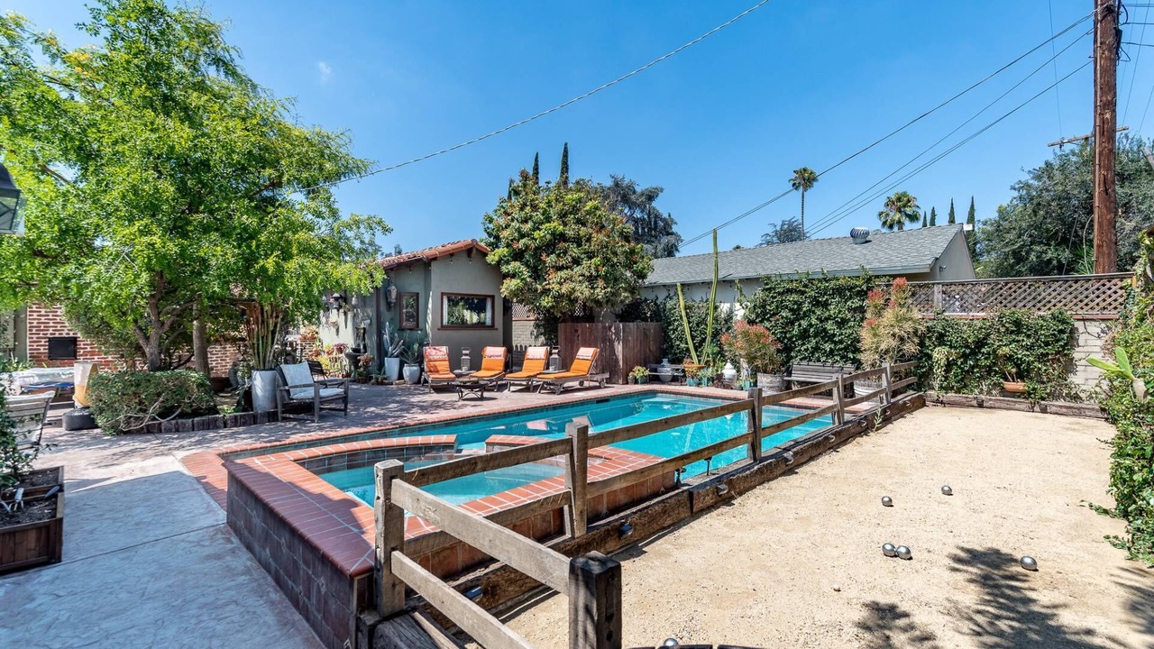 Photo of Outdoor in Valley Village