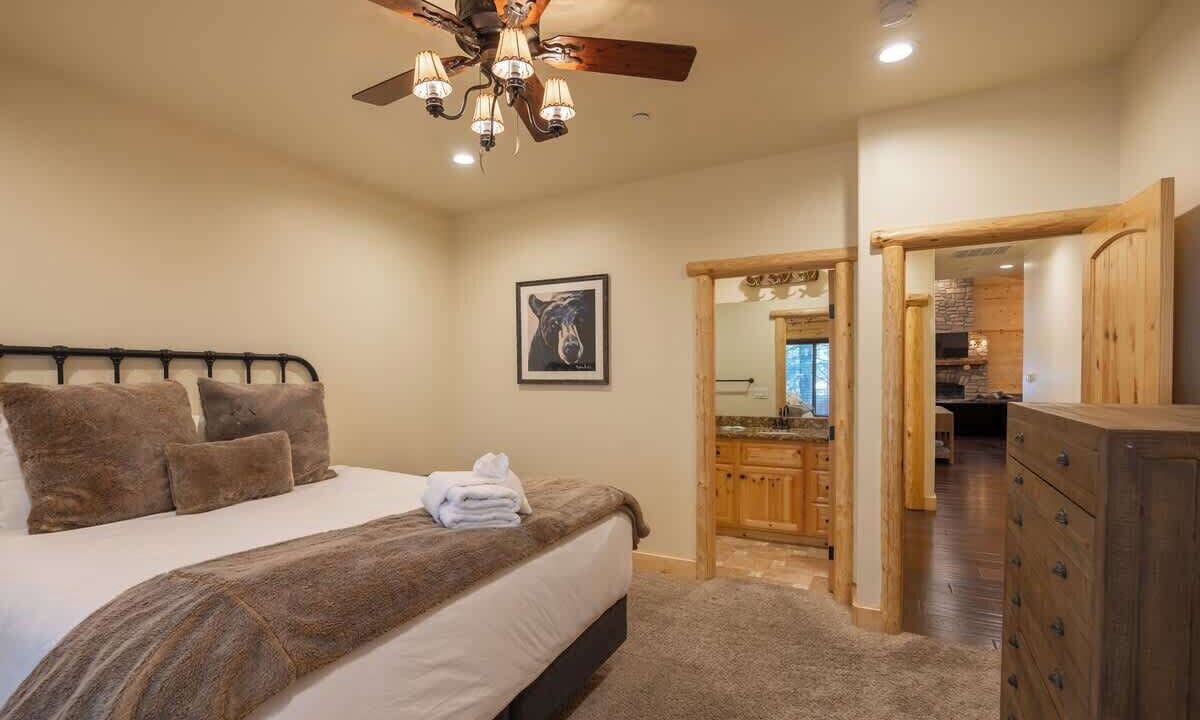 Photo of Bedroom in Summit Estates