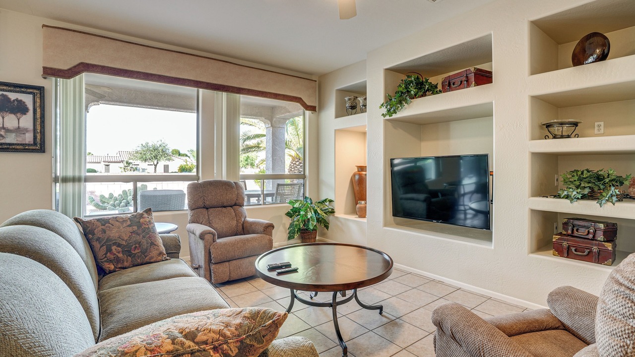 Photo of Livingroom in Surprise