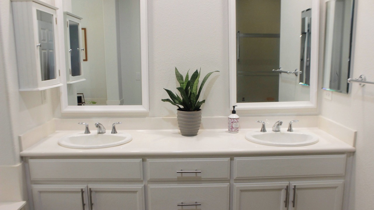Photo of Bathroom in Discovery Bay