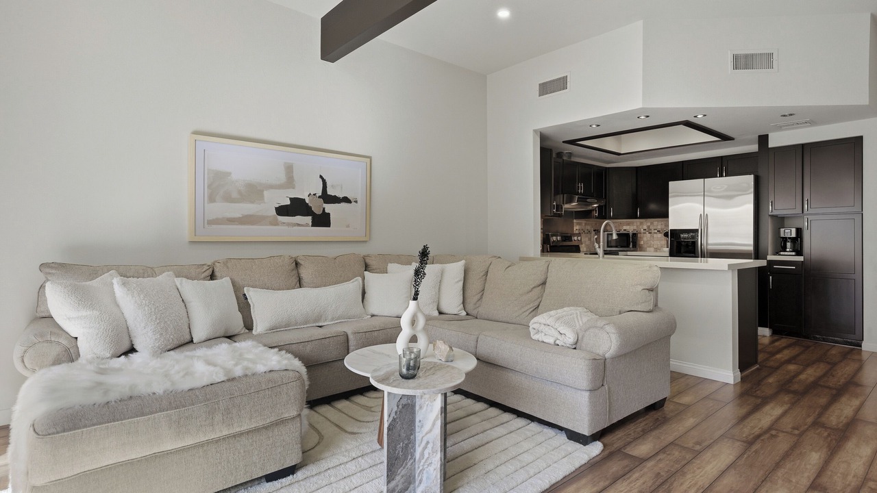 Photo of Livingroom in Palm Desert
