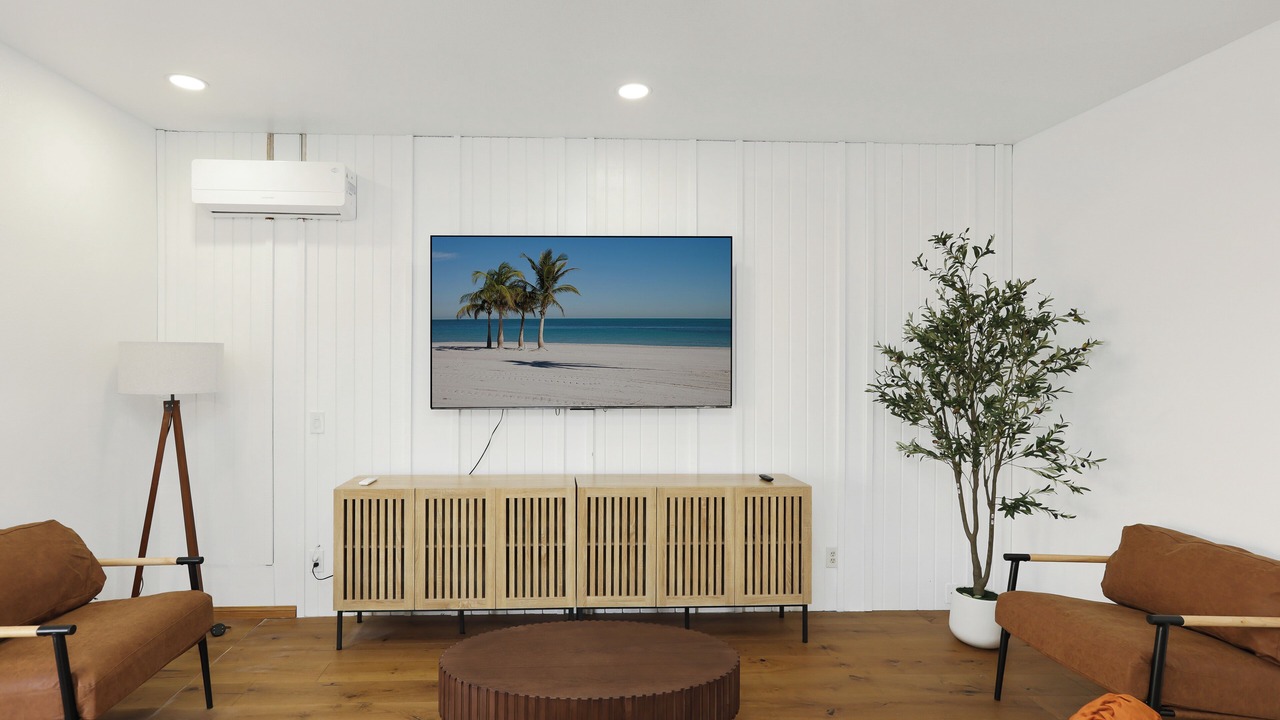 Photo of Livingroom in Midway City