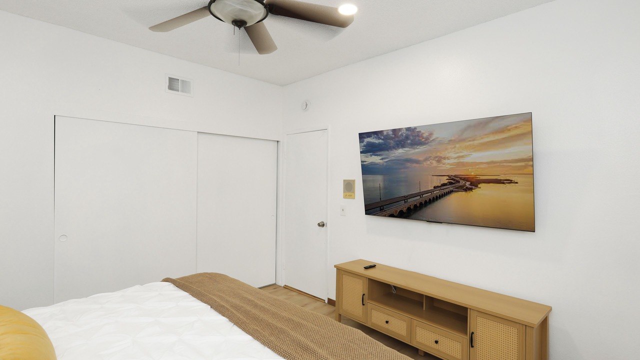 Photo of Bedroom in Midway City