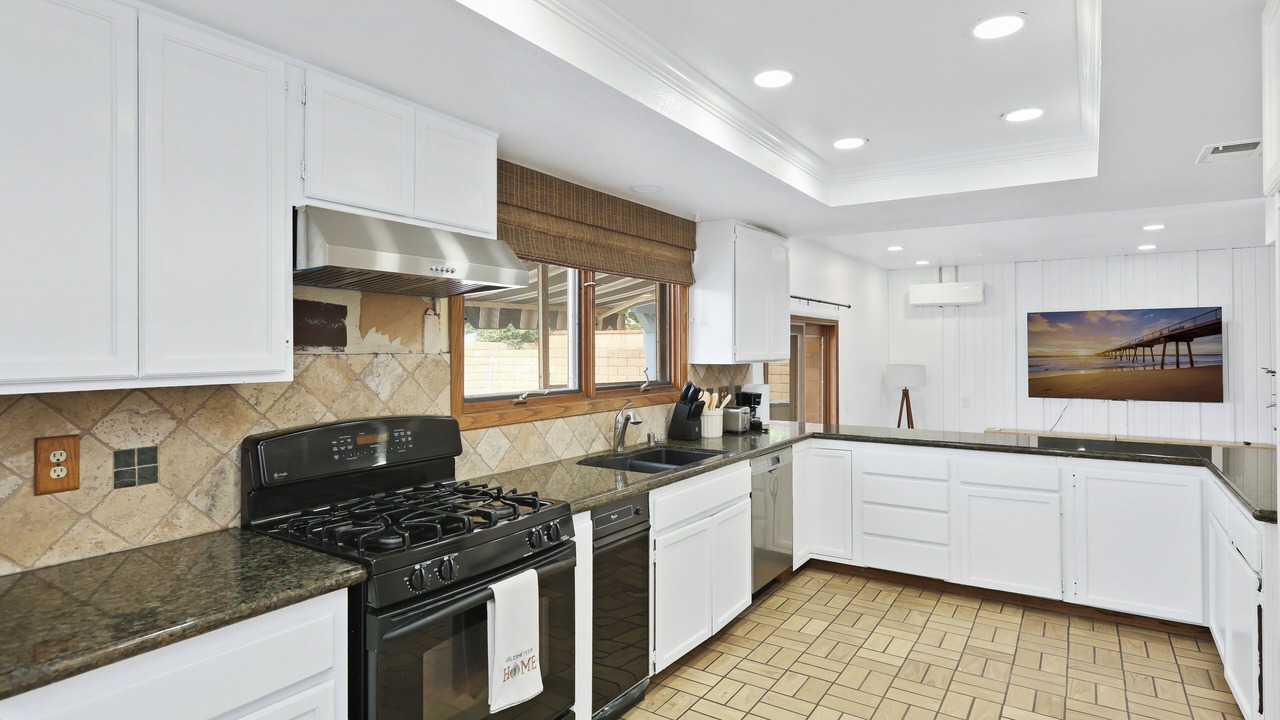 Photo of Kitchen in Midway City