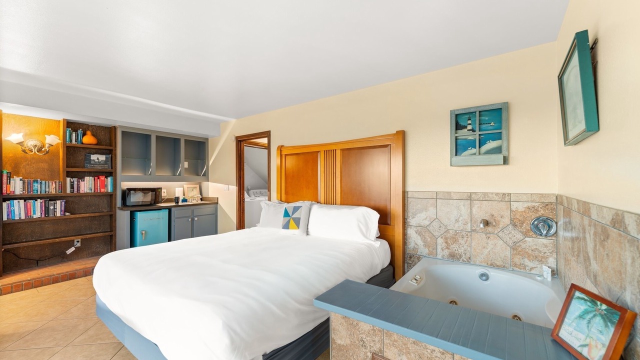 Photo of Bedroom in Pierpont Bay