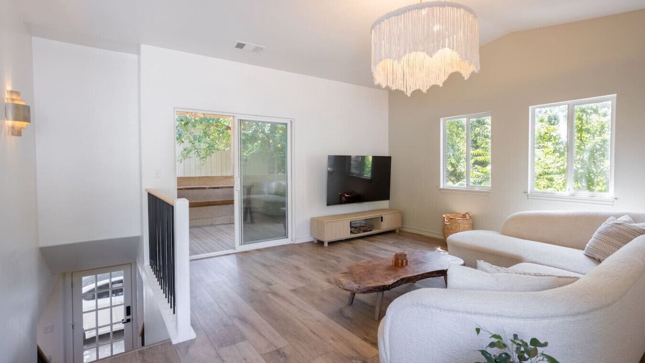 Photo of Livingroom in Chico