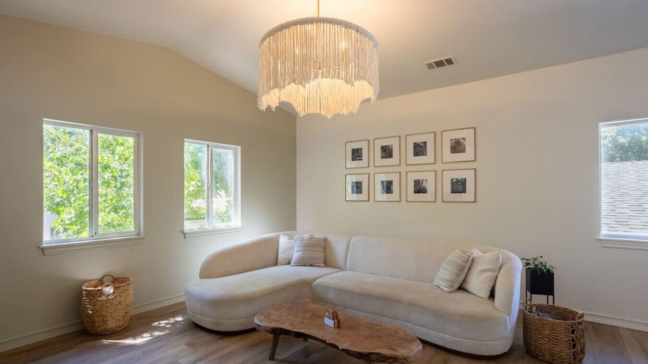 Photo of Livingroom in Chico