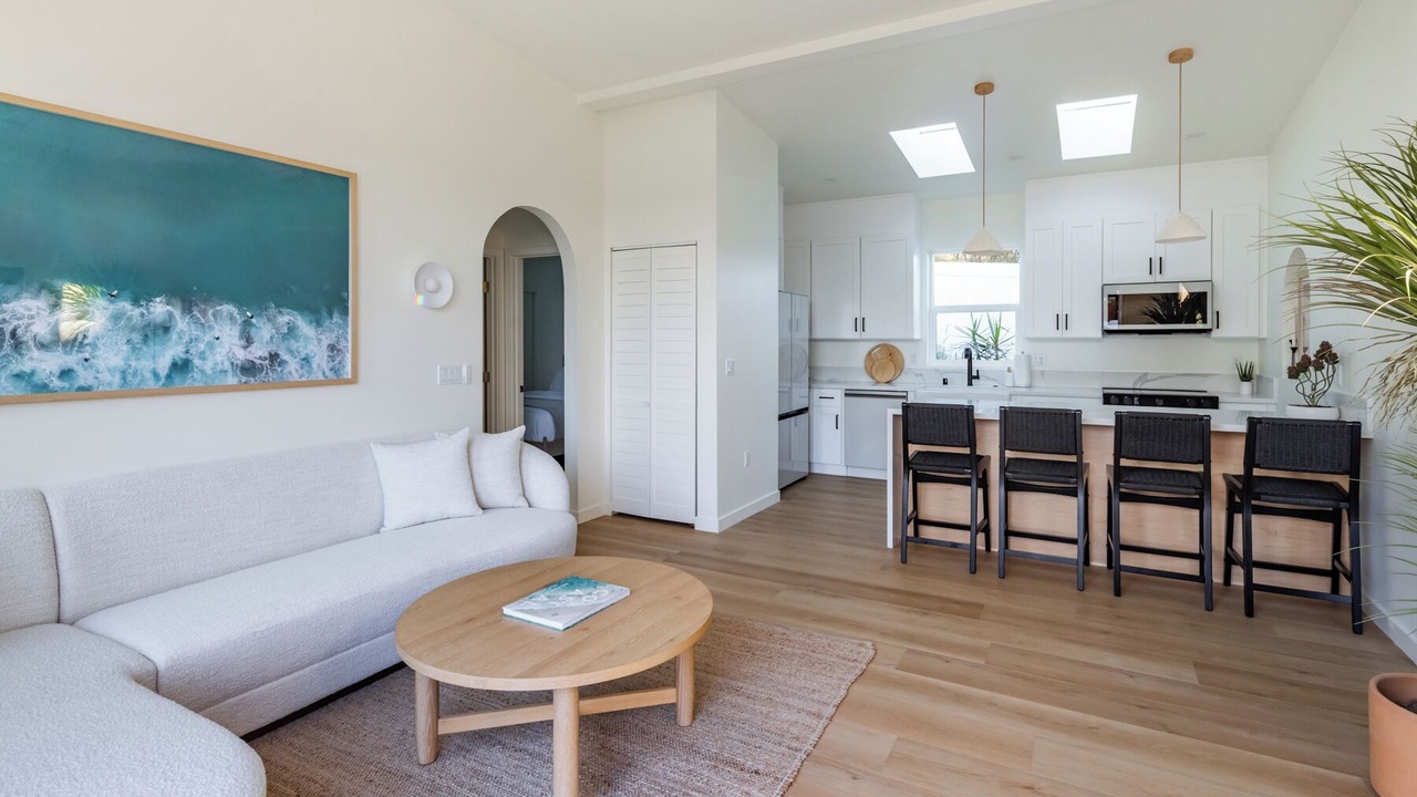 Photo of Livingroom in East Side Capistrano