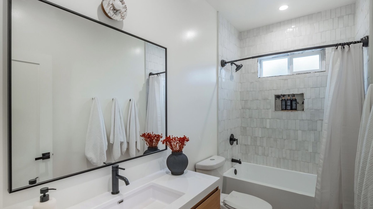 Photo of Bathroom in East Side Capistrano