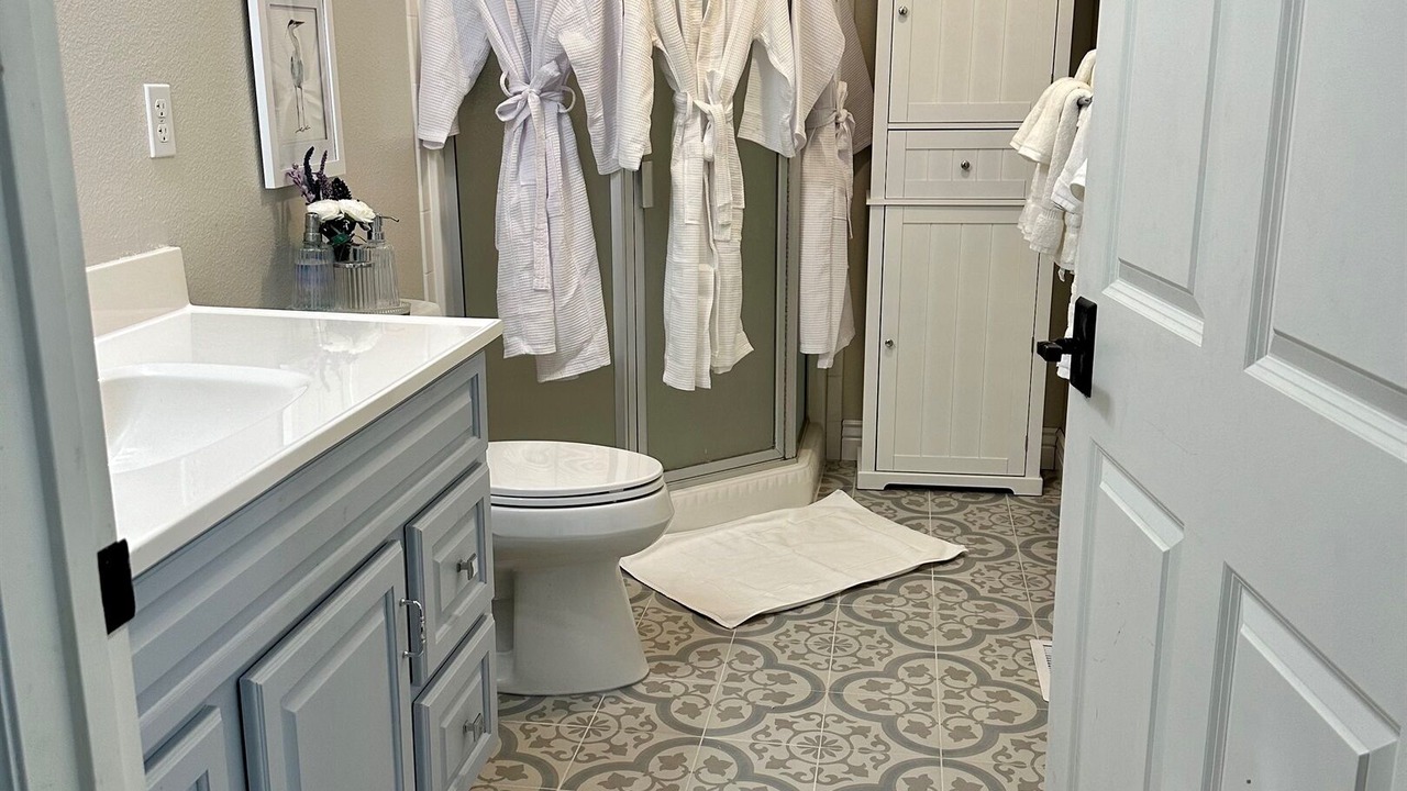 Photo of Bathroom in Callender
