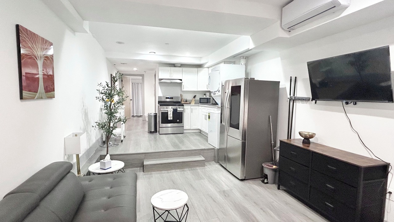 Photo of Livingroom in Van Nuys
