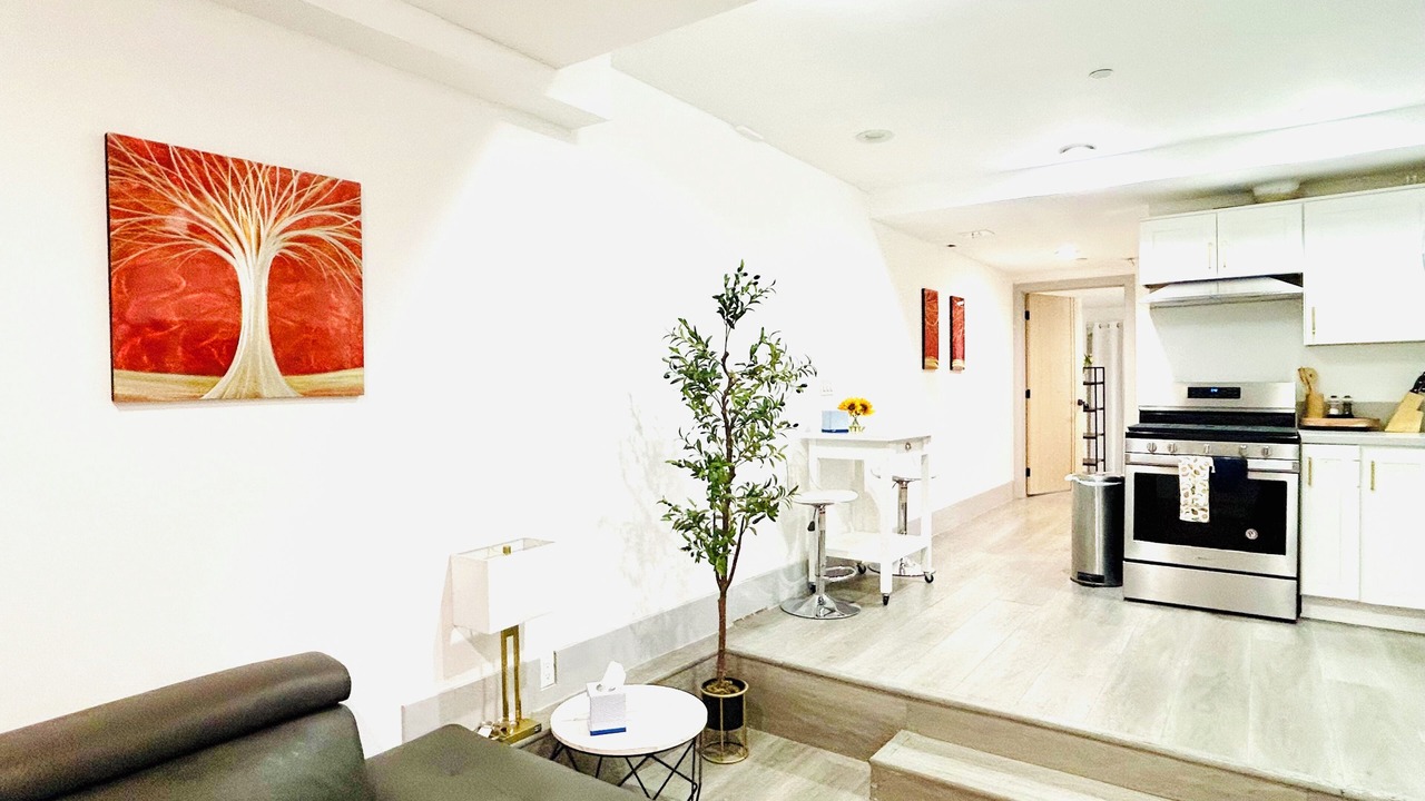 Photo of Livingroom in Van Nuys