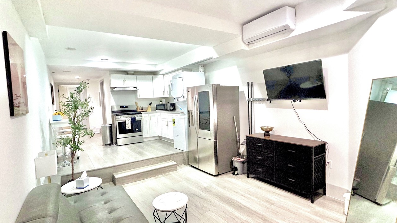 Photo of Livingroom in Van Nuys