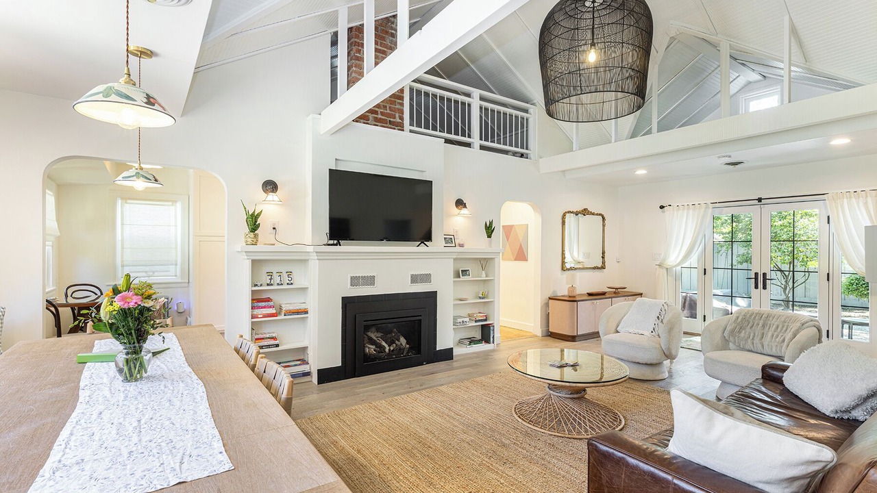 Photo of Livingroom in St. Helena