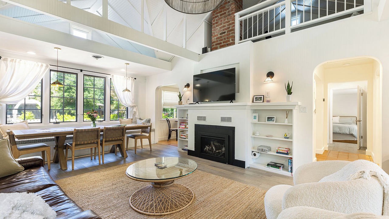 Photo of Livingroom in St. Helena