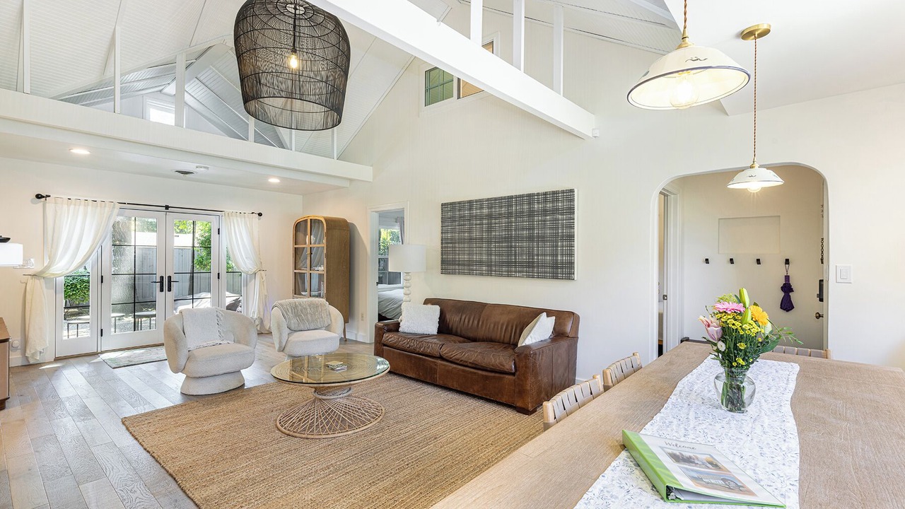 Photo of Livingroom in St. Helena