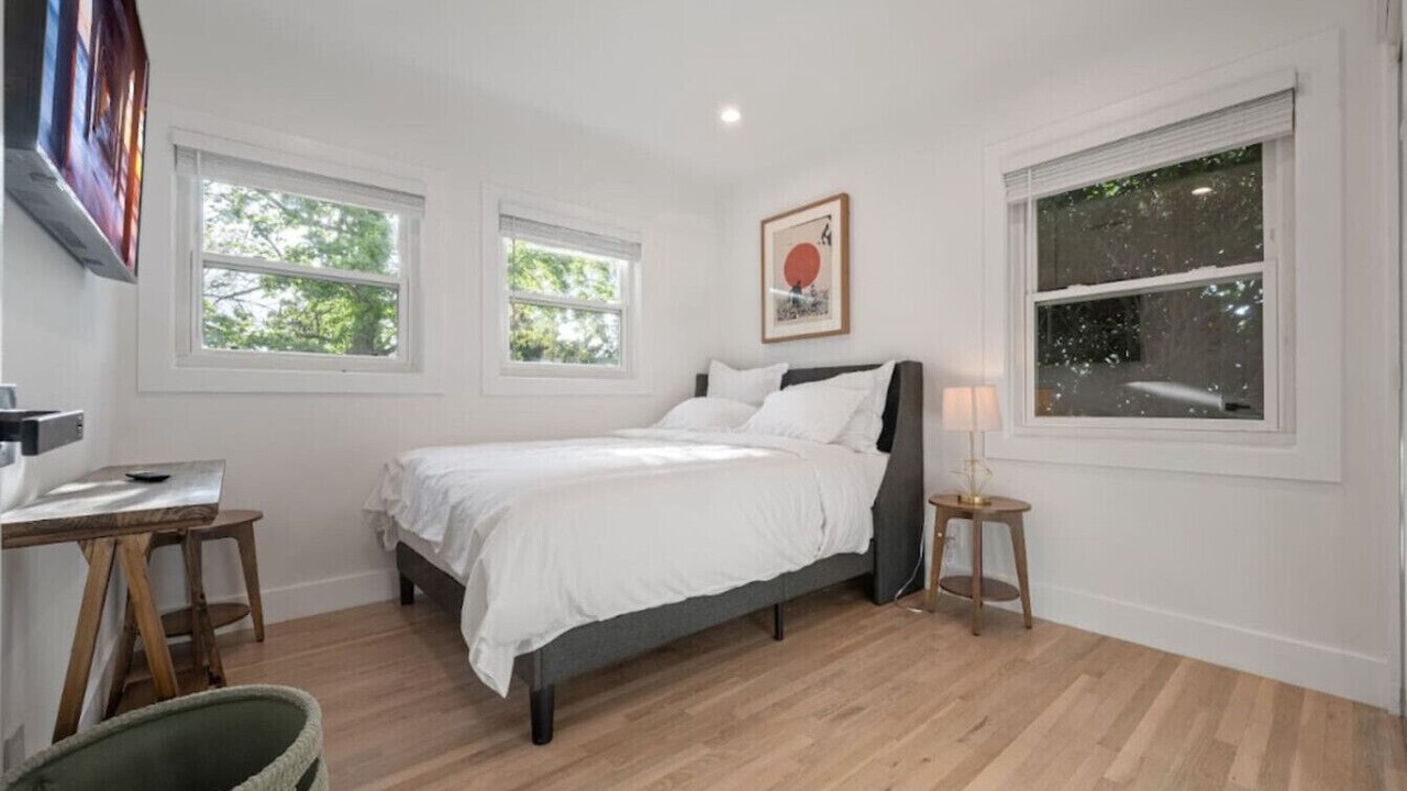 Photo of Bedroom in Lake Balboa